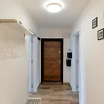 아파트 Cozy Gem In The Heart Of 소조폴