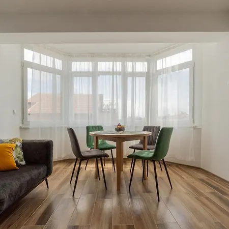 아파트 Cozy Gem In The Heart Of 소조폴