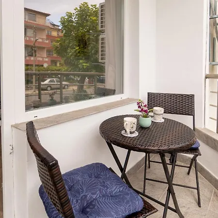 아파트 Cozy Gem In The Heart Of