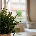 Cozy Gem In The Heart Of Апартаменты