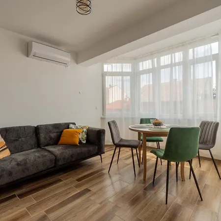Cozy Gem In The Heart Of Apartment